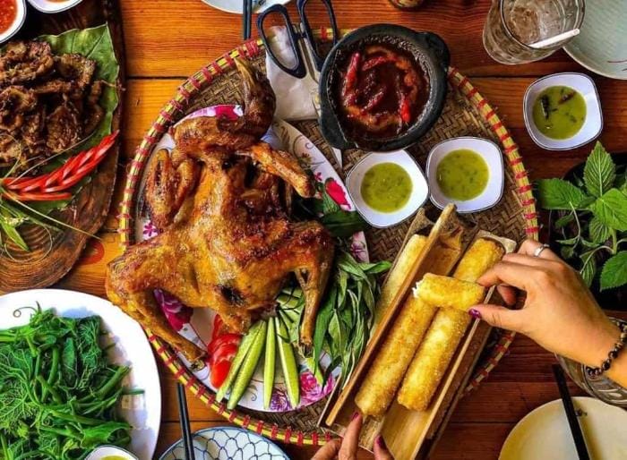 Cơm lam gà nướng Gia Lai – Thưởng thức hương vị Tây Nguyên đích thực