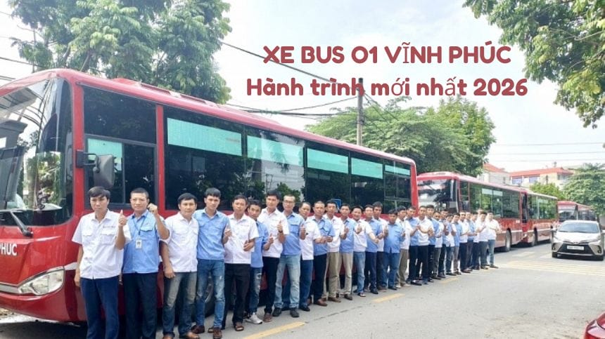 Các nhân viên xe buýt sẵn sàng cho chuyến xe đầu năm