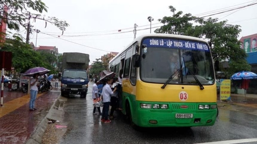 Hình ảnh đón khách của tuyến buýt số 03 tại Vĩnh Phúc