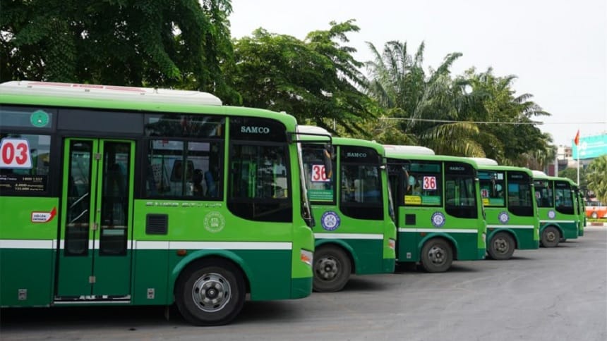 Xe bus số 08 Nam Định phục vụ người dân di chuyển hàng ngày