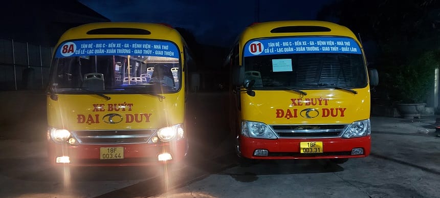 Xe bus số 08 Nam Định đón khách tại các điểm dừng