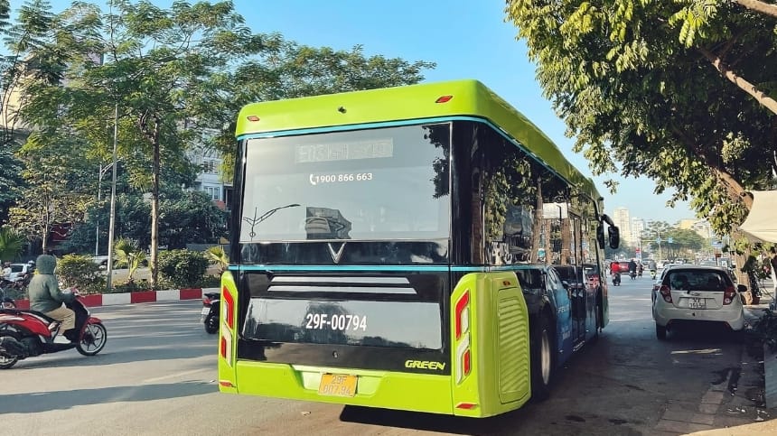 Di chuyển thuận tiện hơn với Vinbus E03