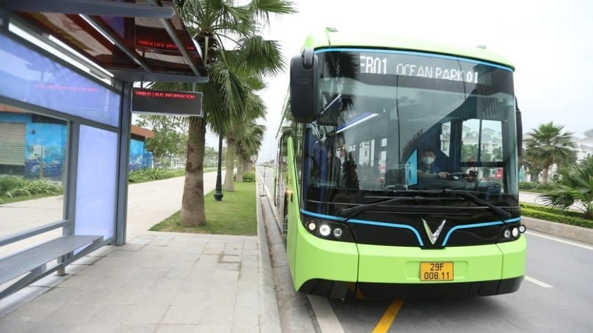 Di chuyển xanh, bảo vệ môi trường với xe bus E01