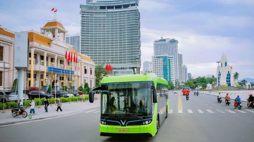 Dịch vụ đẳng cấp trên những tuyến xe bus điện