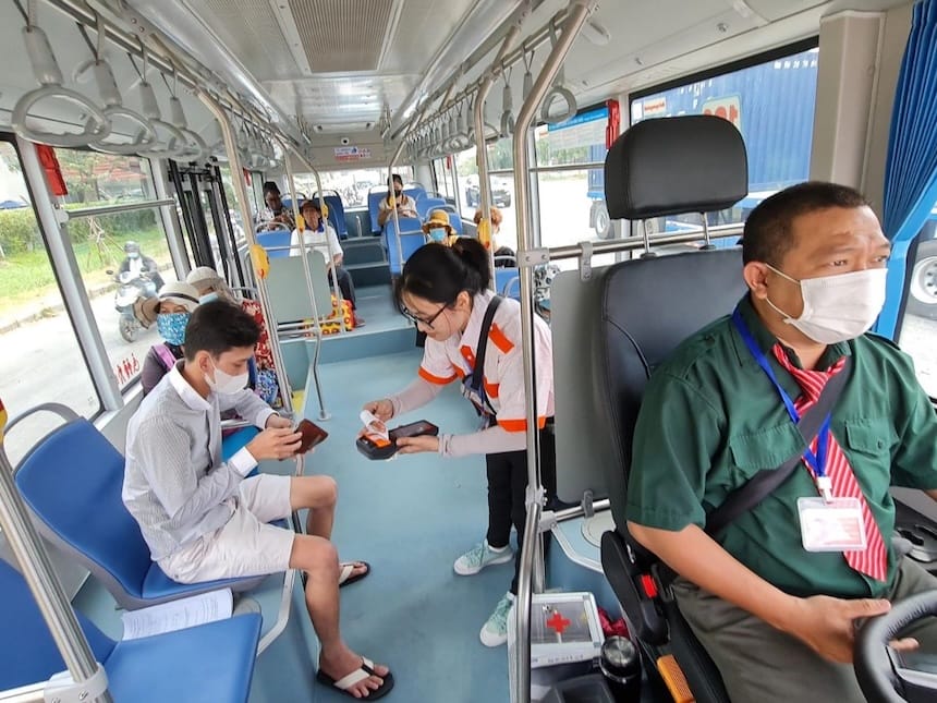 Giá vé xe buýt hợp lý, được công khai minh bạch cho từng chặng đi