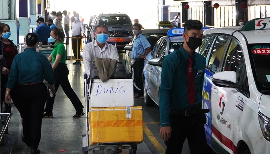 Hình ảnh xe taxi đón khách ở sân bay