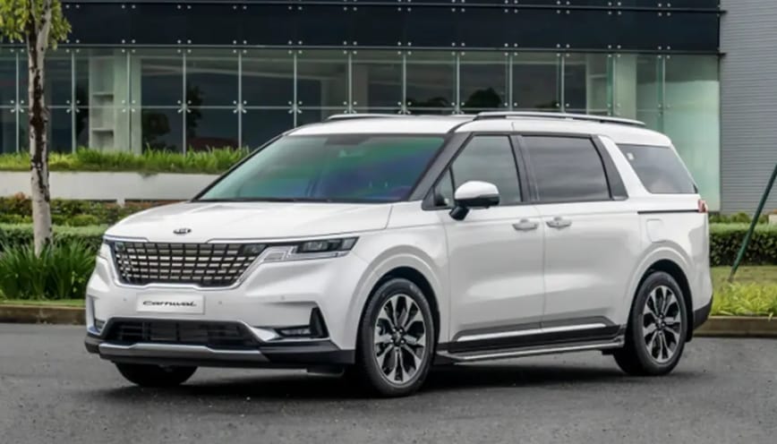 Taxi đưa rước chuyên gia và kỹ sư đến các khu công nghiệp