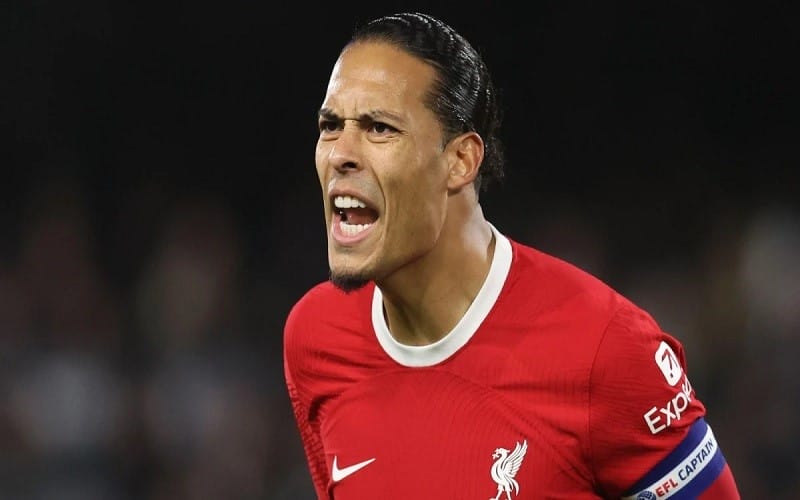 Van Dijk là hình mẫu trung vệ hiện đại với sự toàn diện gần như hoàn hảo