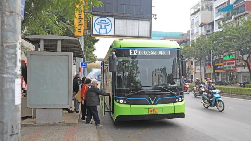 Xe bus E02 thân thiện với môi trường