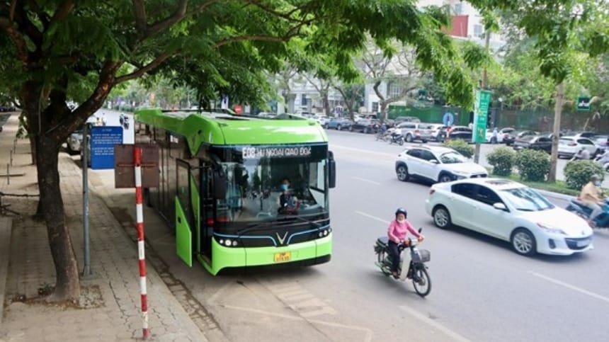 Xe bus với nhiều tiện ích hiện đại phục vụ hành khách trong quá trình di chuyển