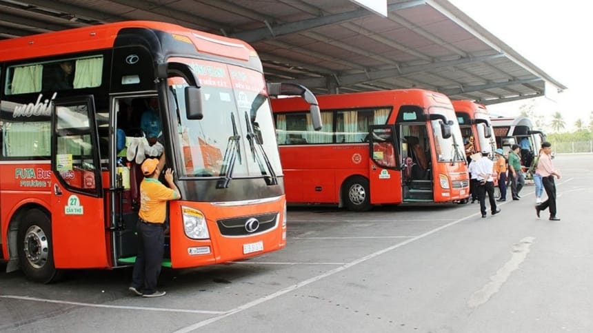 Xe buýt chạy với tần suất dày đặc