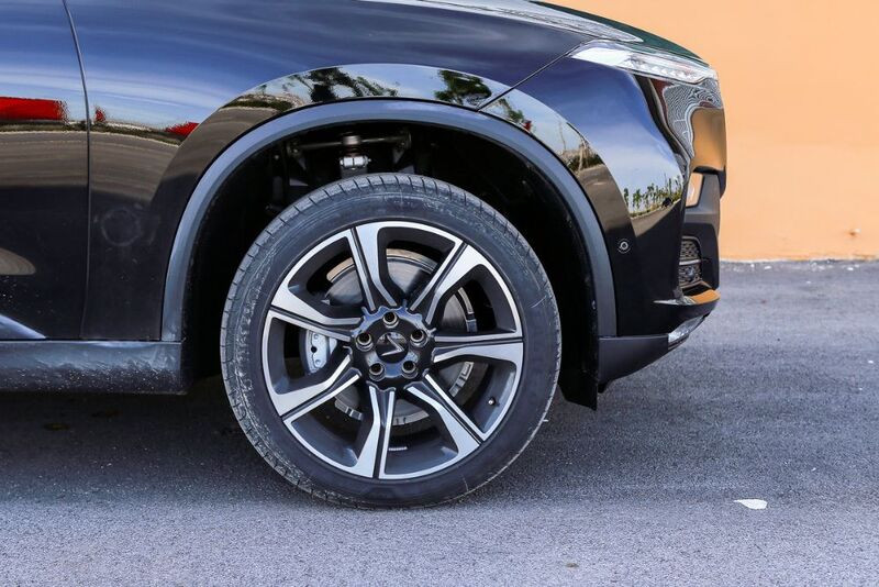 Ảnh hưởng của chất lượng lốp xe đến mức độ tiếng ồn từ hốc bánh