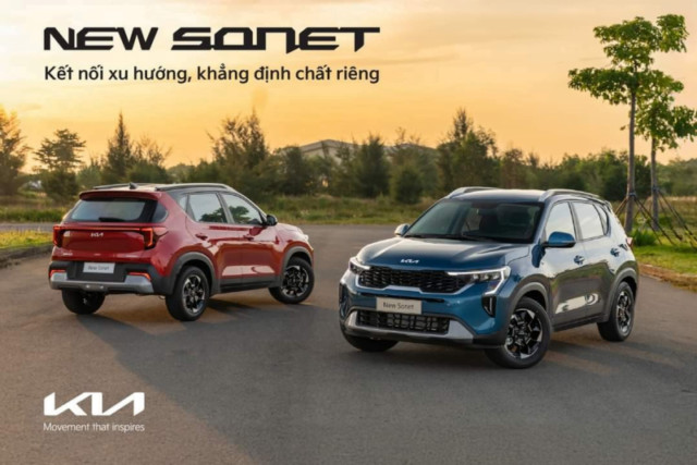 Ba chiếc Kia Sonet 2025 với các màu sắc khác nhau đậu cạnh nhau