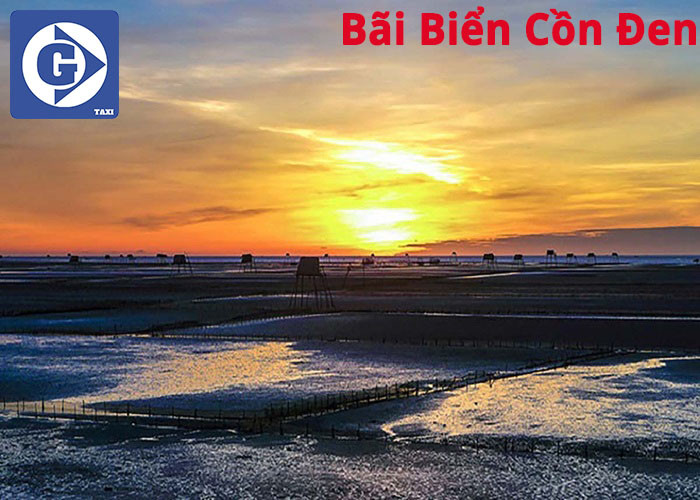 Bãi biển Cồn Đen với cát màu đặc trưng khi du lịch Thái Bình