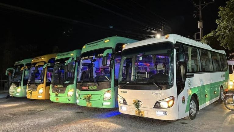 Bãi đỗ xe rộng rãi tại Bến xe Trà Vinh phục vụ nhiều loại phương tiện
