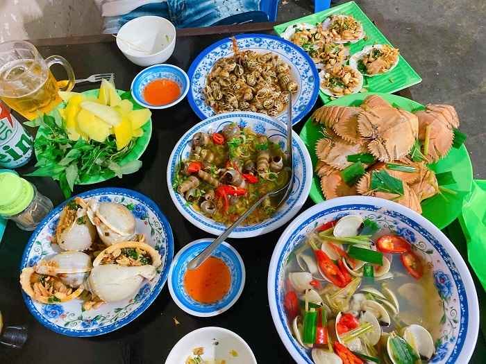 Thưởng thức các món hải sản tươi ngon
