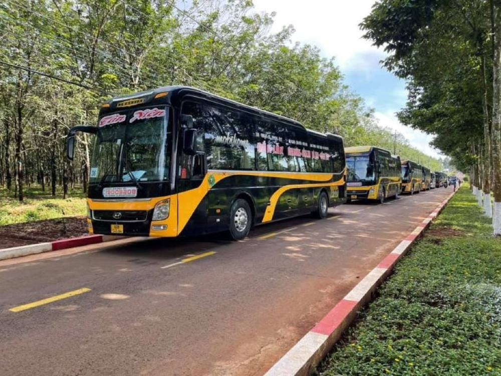 Bạn có thể liên hệ tổng đài để đặt vé xe Tân Niên một cách nhanh chóng