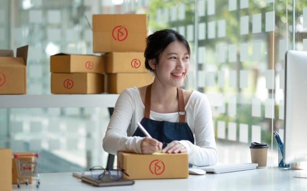 Bán hàng online là công việc dễ tiếp cận và có tiềm năng thu nhập cao