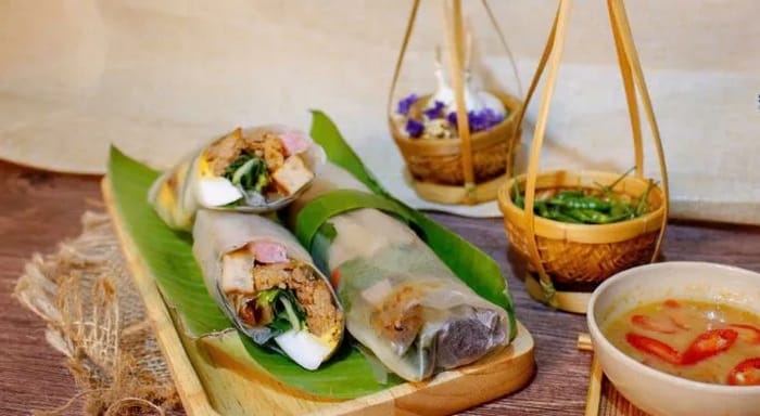 Bánh cuốn Bình Định là món ăn làm từ những nguyên liệu giản dị và mộc mạc