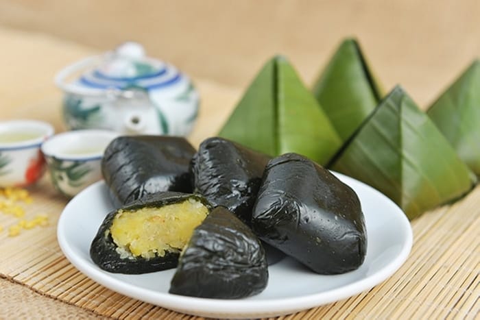 Món bánh ít lá gai Bình Định là một trong những biểu tượng của ẩm thực vùng đất võ