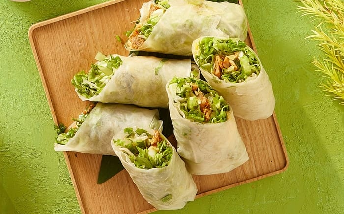 Bánh tráng cuốn Bình Định có hương vị rất khác biệt với món cuốn địa phương khác