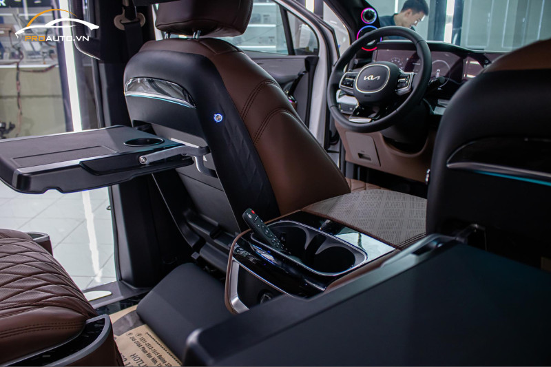 Bệ tỳ tay trung tâm xe Kia Rondo bọc da sang trọng