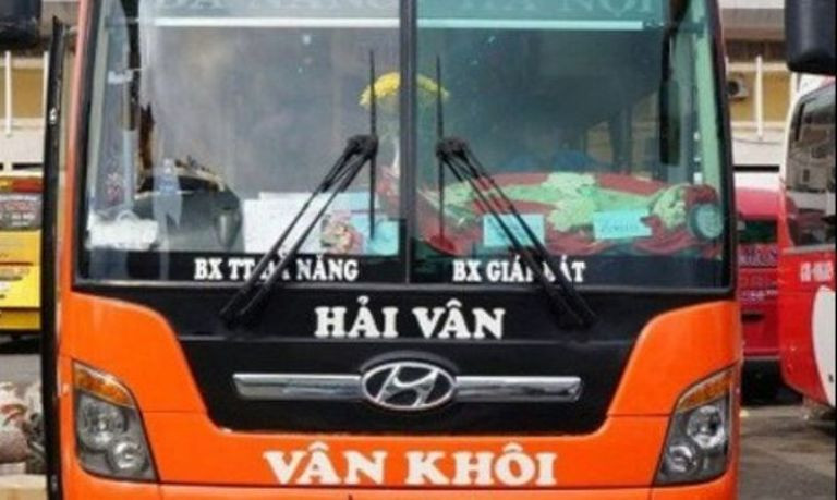Bên ngoài xe khách Vân Khôi chạy tuyến Đà Nẵng Ninh Bình