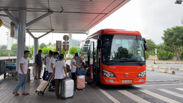 Bên trong xe khách giường nằm cao cấp của nhà xe Huyền Châu tuyến Hà Nội Viêng Chăn.