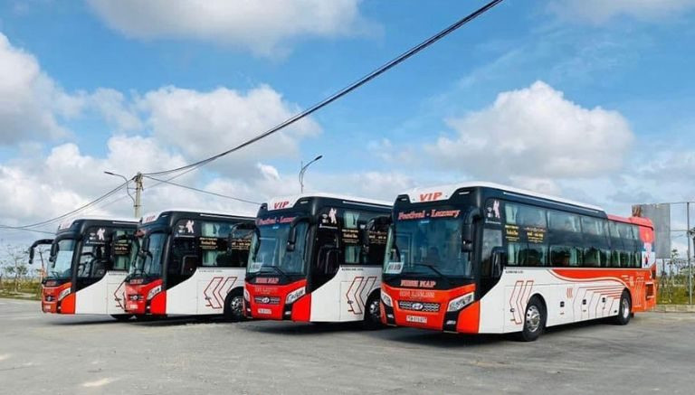 Bên trong xe khách Minh Hải trên tuyến đường Hà Nội đến Pleiku