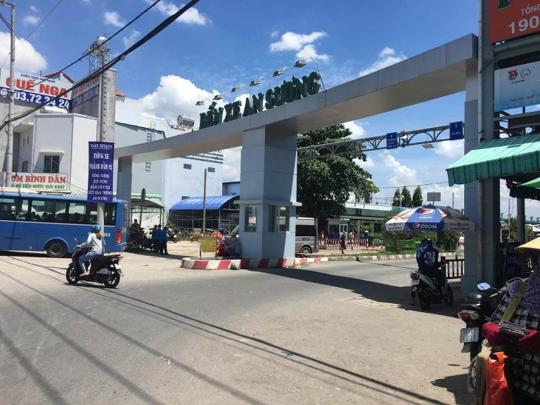 Bến xe An Sương là cầu nối giao thông quan trọng