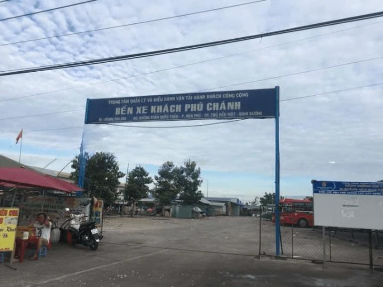 Bến xe Phú Chánh tại thị xã Tân Uyên, tỉnh Bình Dương