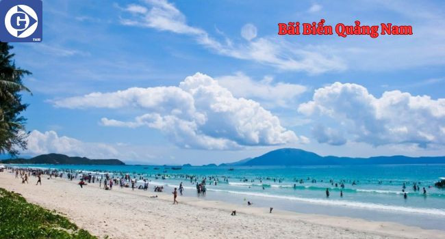 Biển Cửa Đại với cát trắng nắng vàng