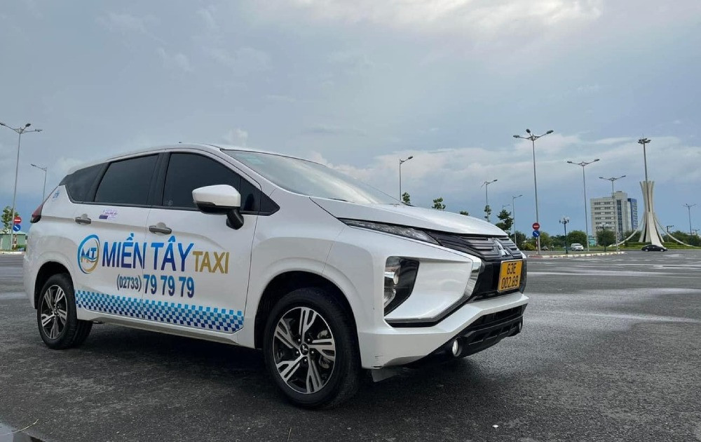 Biển hiệu taxi Miền Tây và hình ảnh ứng dụng đặt xe