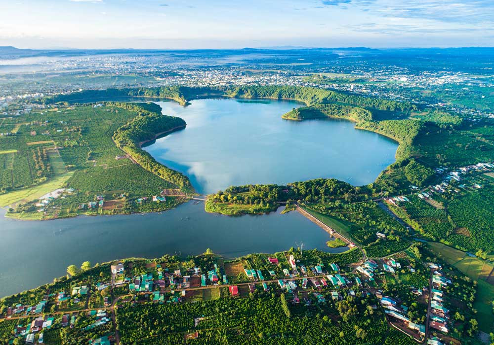 Biển Hồ Pleiku Gia Lai: Hồ T’Nưng thơ mộng gắn liền những câu chuyện kỳ bí của vùng đất đỏ bazan