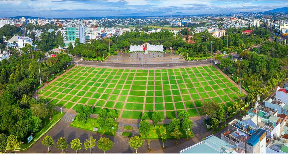 Biển Hồ Pleiku Gia Lai: Quảng trường Đại Đoàn Kết – biểu tượng tự hào của thành phố Pleiku