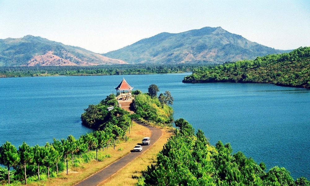 Biển Hồ Pleiku vẻ đẹp thơ mộng của phố núi