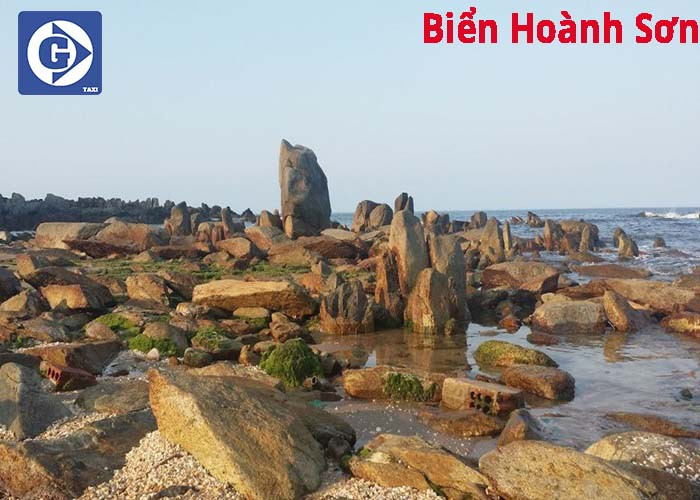 Biển Hoành Sơn xanh mát ở Hà Tĩnh
