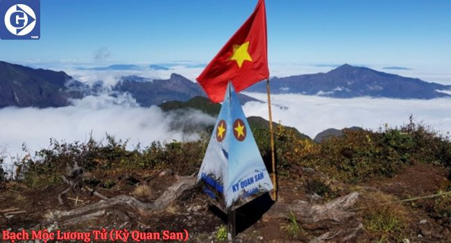 Biển mây tuyệt đẹp nhìn từ đỉnh Bạch Mộc Lương Tử