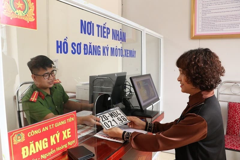Biển số định danh gắn liền với thông tin chủ phương tiện