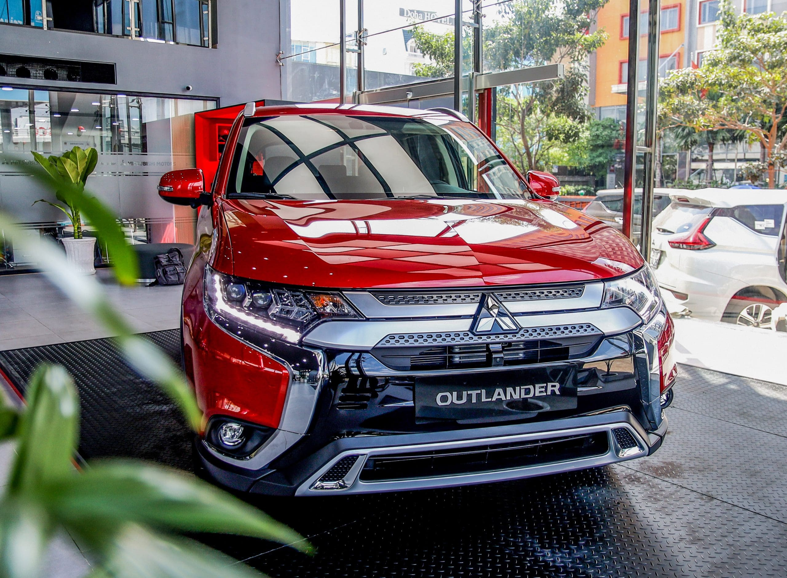 Biểu đồ tổng quan về bảng giá xe Mitsubishi Outlander các phiên bản mới nhất