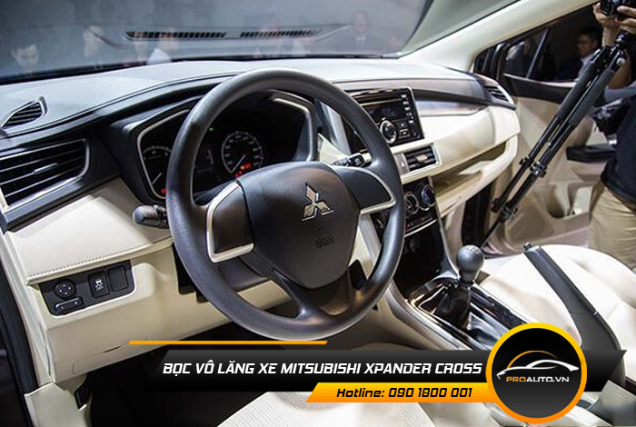 Bọc da vô lăng xe Mitsubishi Xpander Cross
