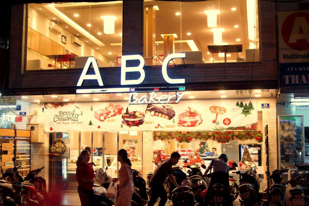 Các loại bánh đa dạng tại ABC Bakery, một thương hiệu bánh ăn vặt Gò Vấp uy tín