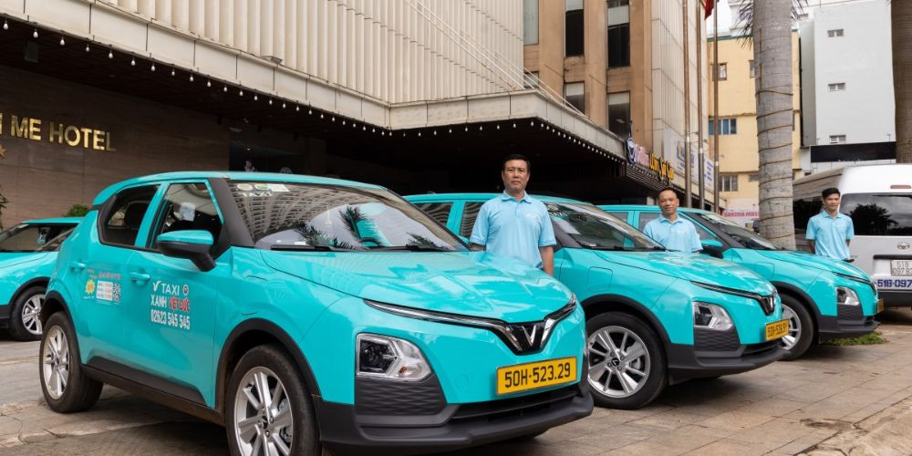 Các tùy chọn đặt xe trên ứng dụng Xanh SM và Taxi Xanh Việt Đức tại Buôn Ma Thuột