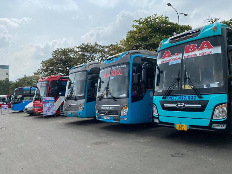 Các xe khách đường dài từ Phú Chánh đi miền Trung