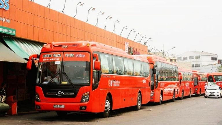 Các xe khách liên tỉnh hoạt động tại Bến xe Rạch Sỏi