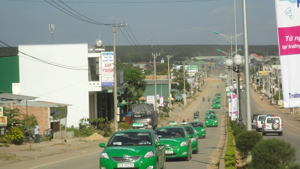 Cách đặt xe qua ứng dụng và số điện thoại taxi Mai Linh Kon Tum