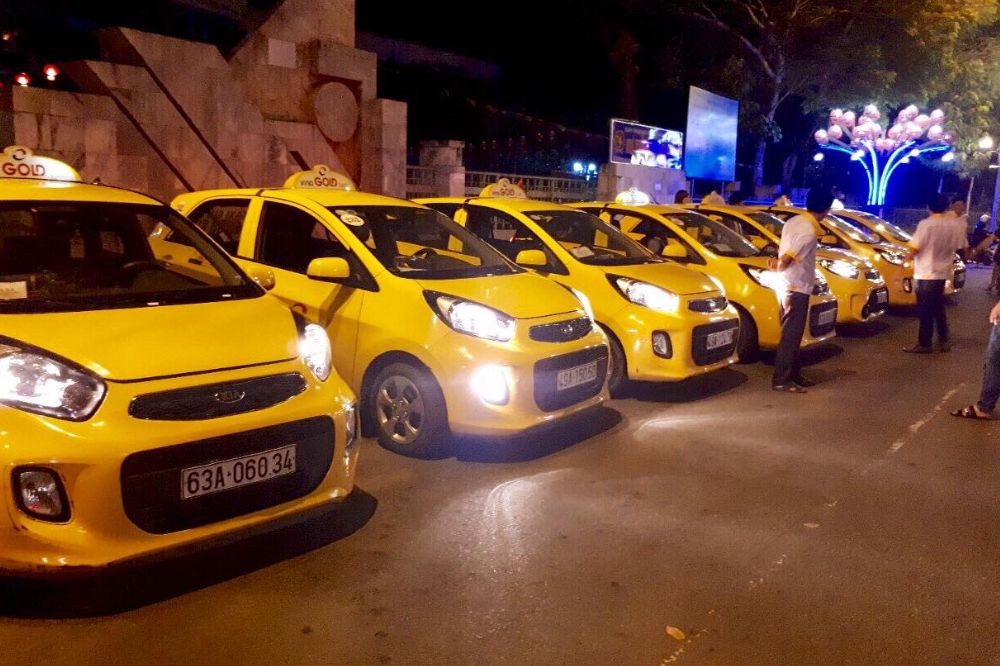 Cách đặt xe Vina Gold qua số taxi Gò Công hotline tiện lợi và nhanh chóng