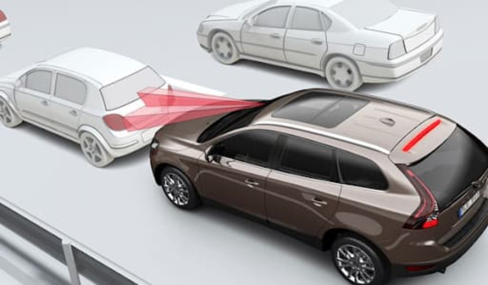 Cảm biến trước giúp lái xe dễ dàng đỗ xe trong không gian hẹp