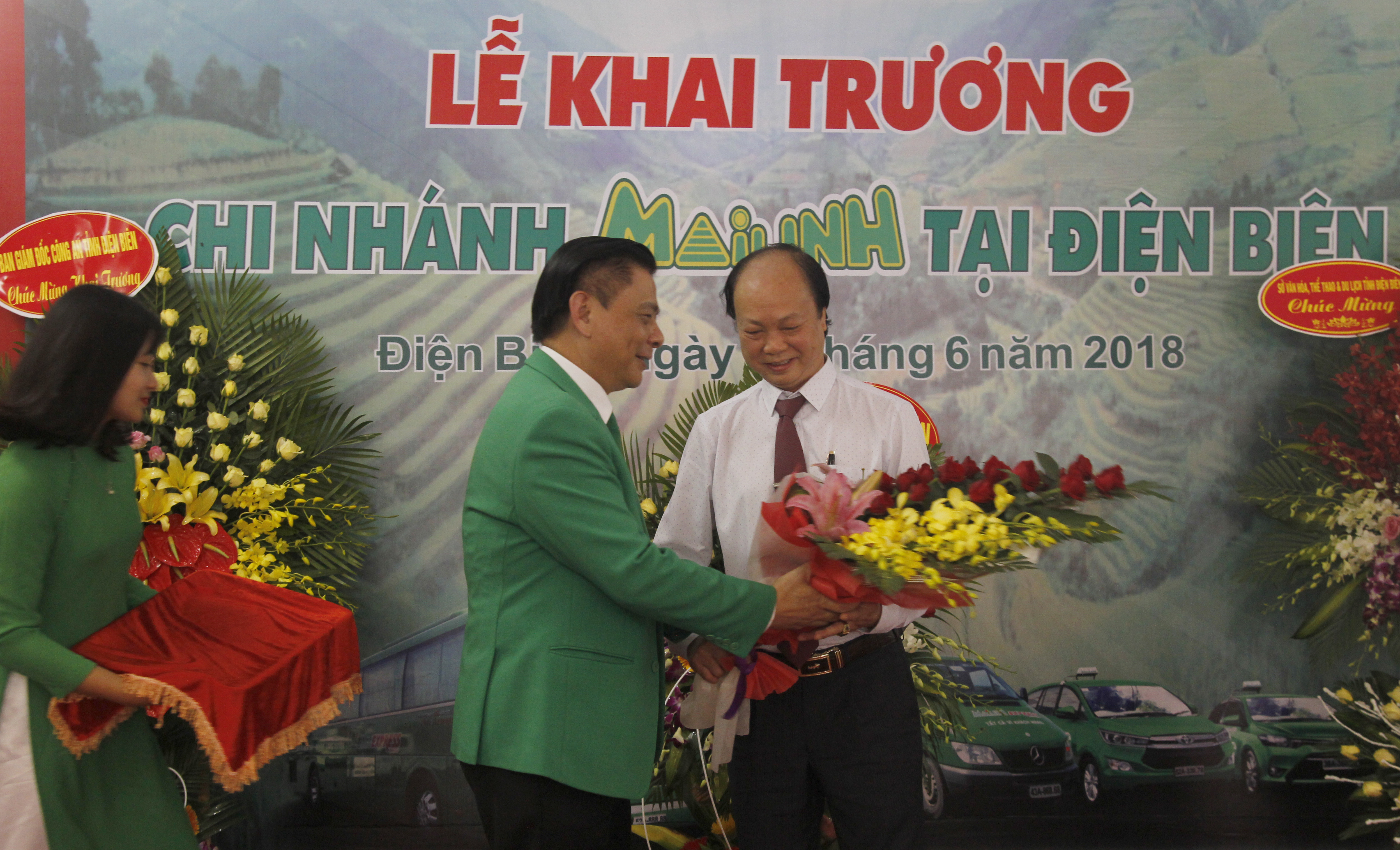 Cam kết hợp tác chiến lược giữa Tập đoàn Mai Linh và Liên Việt PostBank tại sự kiện taxi Mai Linh Điện Biên