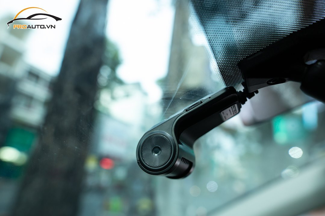 Camera hành trình ghi lại mọi khoảnh khắc trên đường
